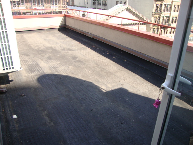 Ballast Rubber Pavers Using Custom Blended Colors a