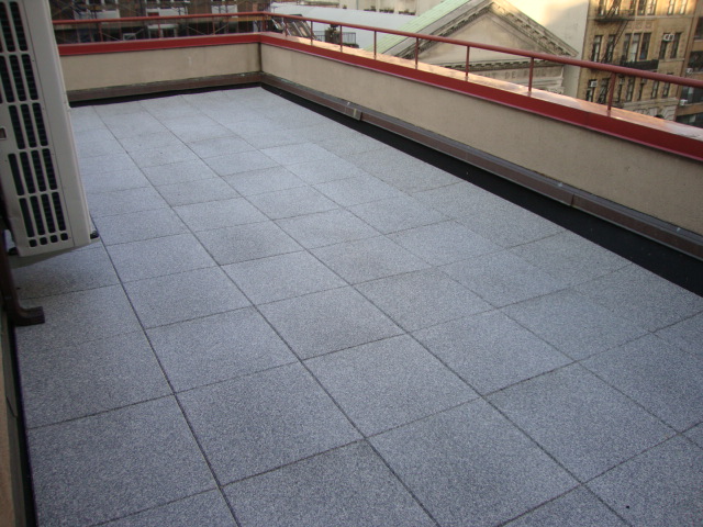 Ballast Rooftop Application using custom blended TPV Colors