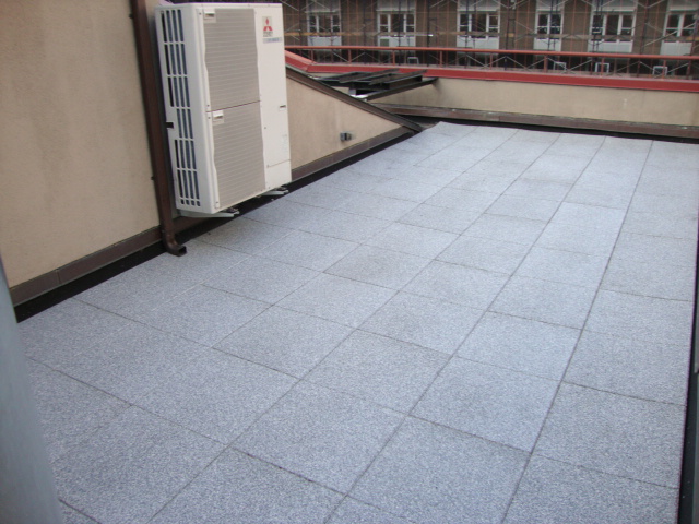 Ballast Rubber Pavers Using Custom Blended Colors d