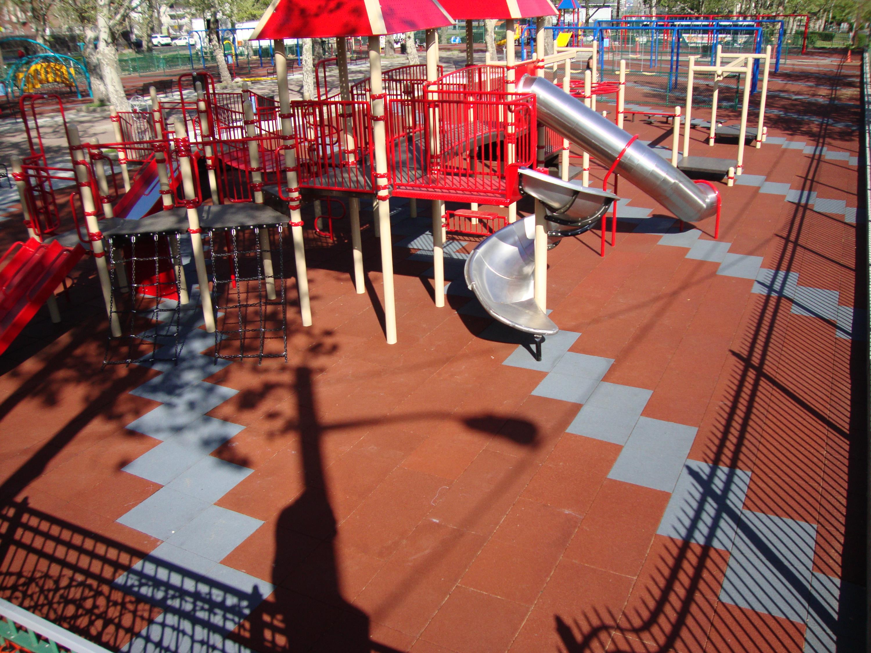 Large Public Park with Multiple Playgrounds Using Designs f