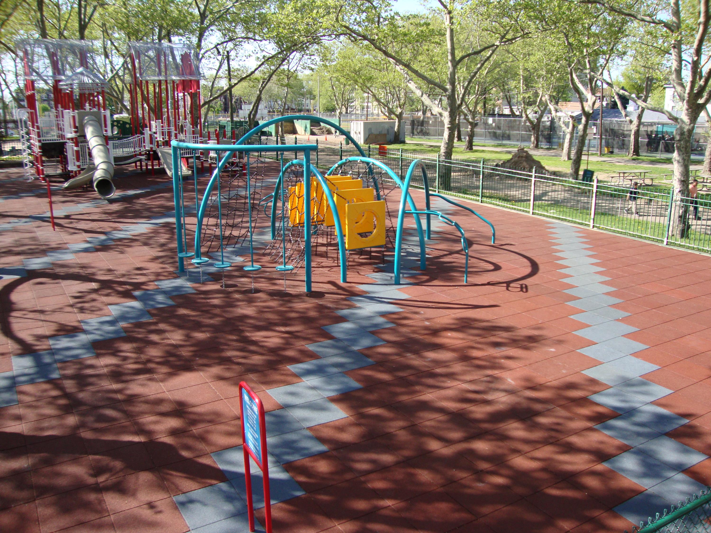 Large Public Park with Multiple Playgrounds Using Designs j