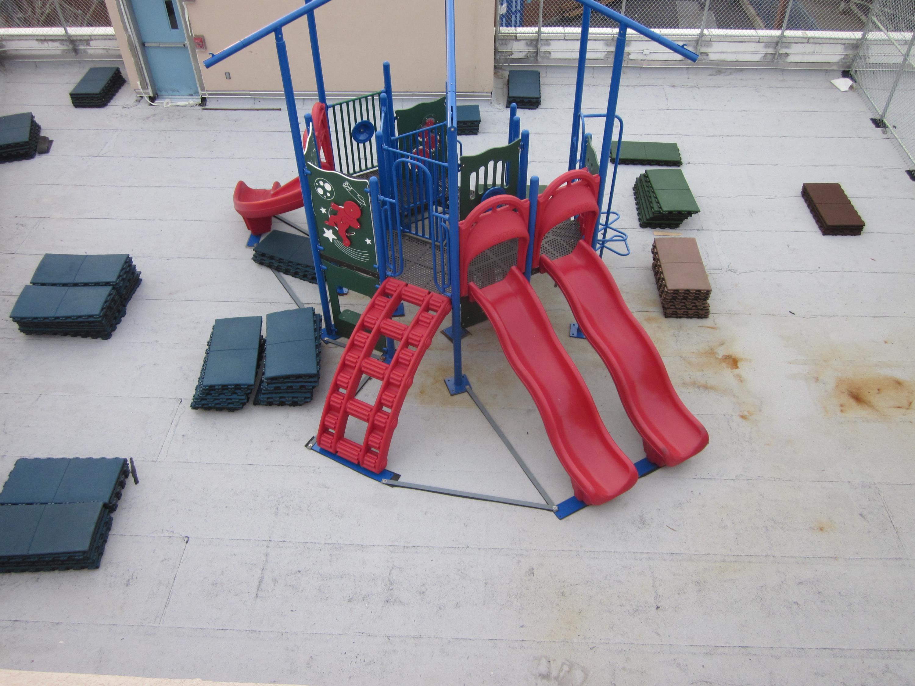 Rooftop Playground With Equipment for 2-5 g